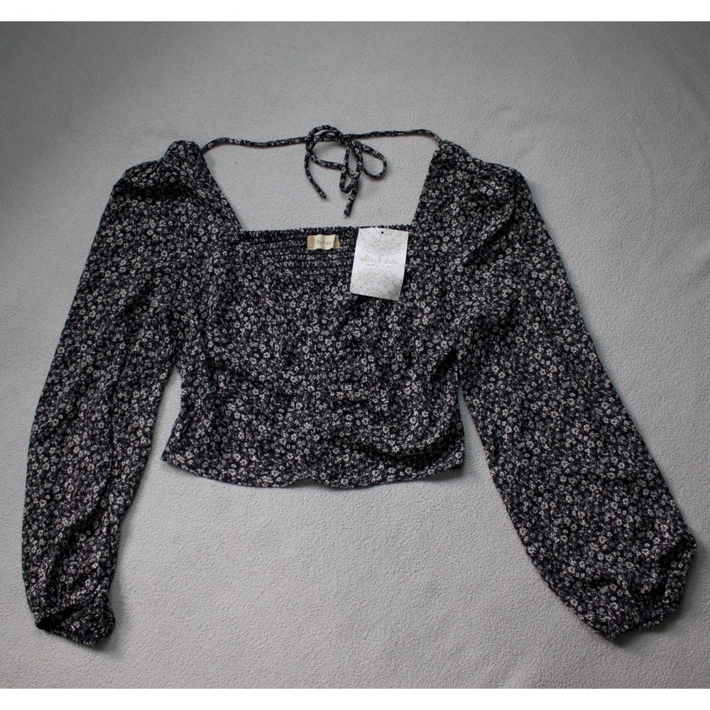 Altar'd State Black & Ivory Floral Crop Long Sleeve Women's Size Large New w Tag
